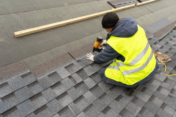 Best Roof Gutter Cleaning  in Moses Lake, WA
